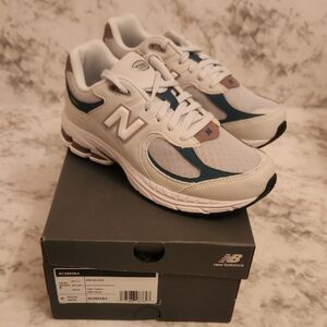 New Balance 2002r White and Navy Athletic Shoes